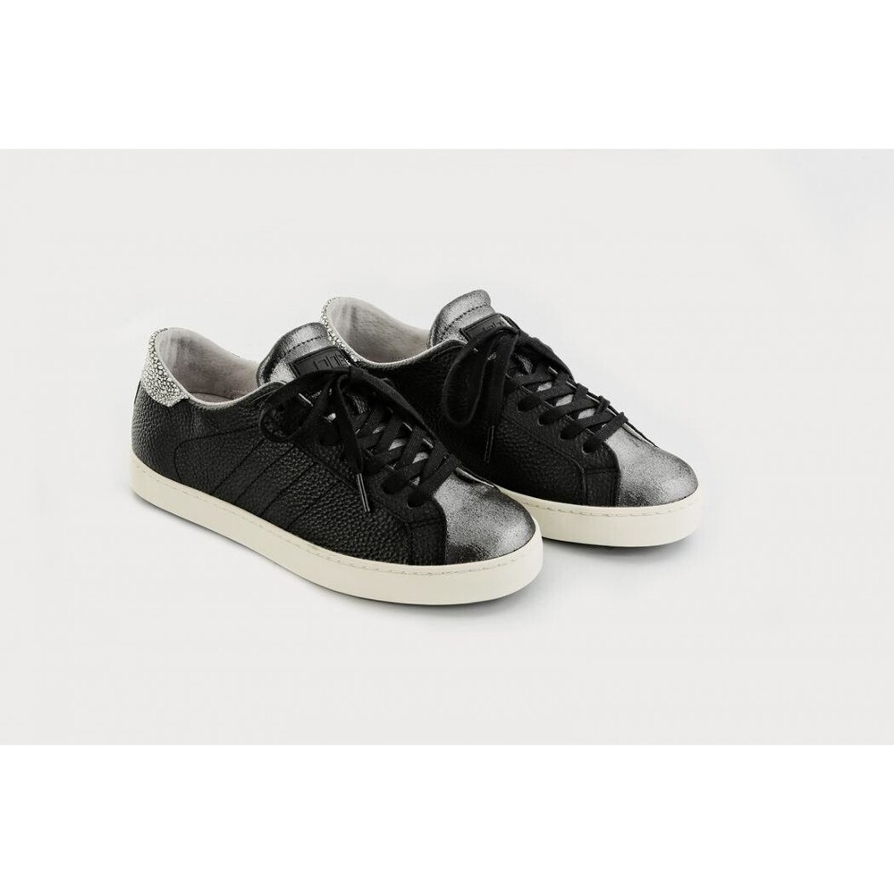 One Footwear Sari black Leather Sneakers size 7